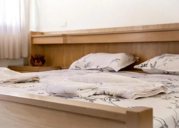 Center Two Private Bedrooms Near Scanderbeg Square On Shared