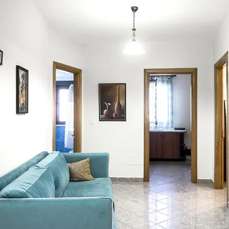 בית אירוח Center Two Private Bedrooms Near Scanderbeg Square On Shared *
