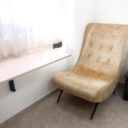 Center Two Private Bedrooms Near Scanderbeg Square On Shared * טיראנה