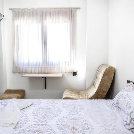 בית אירוח Center Two Private Bedrooms Near Scanderbeg Square On Shared *