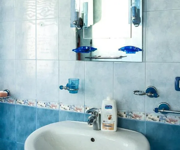Center Two Private Bedrooms Near Scanderbeg Square On Shared منزل للإقامة