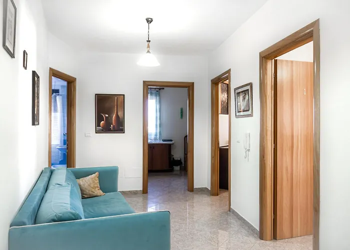 منزل للإقامة Center Two Private Bedrooms Near Scanderbeg Square On Shared تيرانا